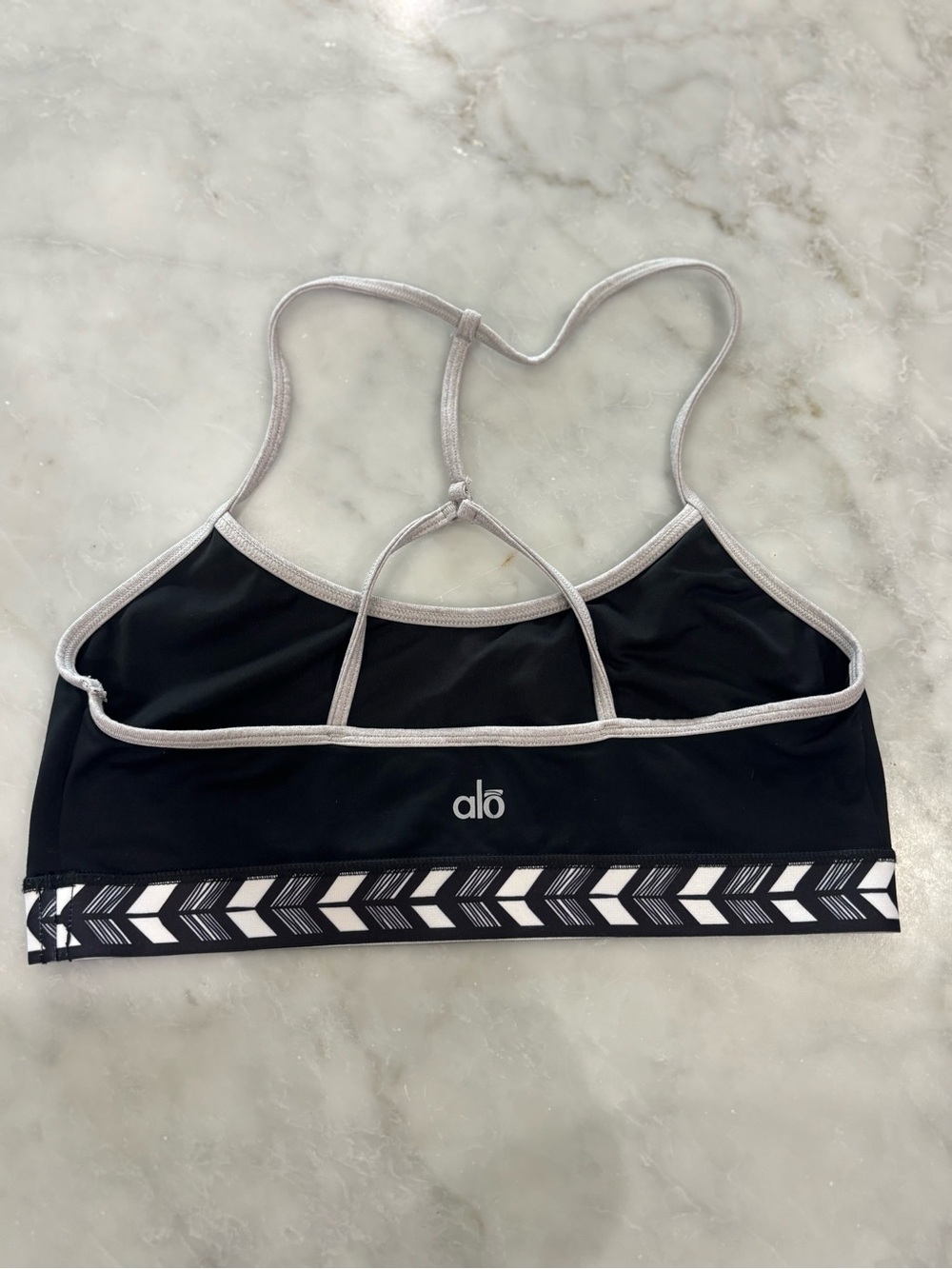 ALO Yoga Black Strappy Sports Bra with Chevron Band